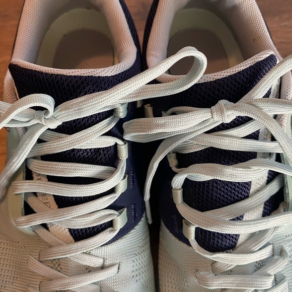 On Running Navy and Mint Sneakers Cloud Surfer Size 8 - Picture 12 of 13